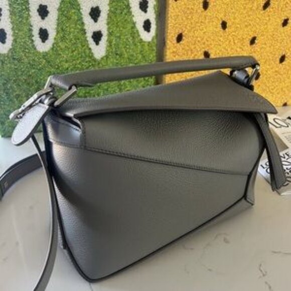 AUTHENTIC Small LOEWE Puzzle Edge Bag in Gorgeous Pearl Grey - Picture 5 of 8